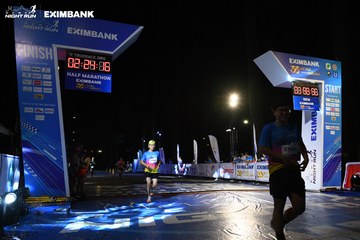 HO CHI MINH CITY NIGHT RUN EXIMBANK 2024 - Ảnh #2059487