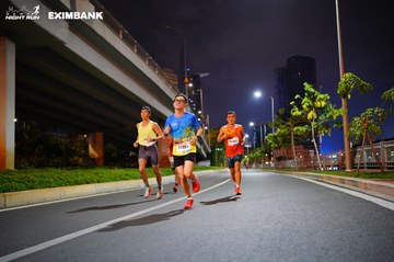 HO CHI MINH CITY NIGHT RUN EXIMBANK 2024 - Ảnh #1988582