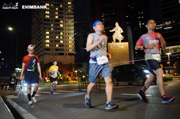HO CHI MINH CITY NIGHT RUN EXIMBANK 2024 - Ảnh #1990175