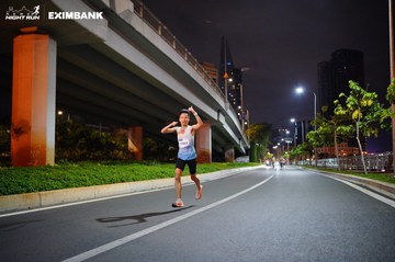 HO CHI MINH CITY NIGHT RUN EXIMBANK 2024 - Ảnh #1988508