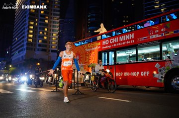 HO CHI MINH CITY NIGHT RUN EXIMBANK 2024 - Ảnh #1989111