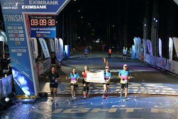 HO CHI MINH CITY NIGHT RUN EXIMBANK 2024 - Ảnh #2029031