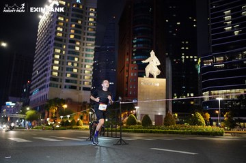 HO CHI MINH CITY NIGHT RUN EXIMBANK 2024 - Ảnh #1989195