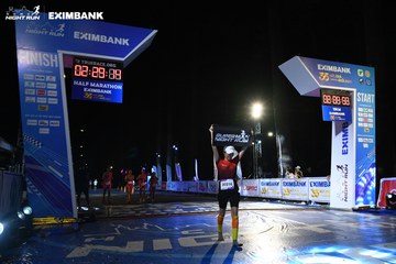 HO CHI MINH CITY NIGHT RUN EXIMBANK 2024 - Ảnh #2064682
