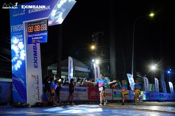 HO CHI MINH CITY NIGHT RUN EXIMBANK 2024 - Ảnh #2034536