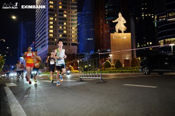 HO CHI MINH CITY NIGHT RUN EXIMBANK 2024 - Ảnh #1989231