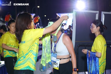 HO CHI MINH CITY NIGHT RUN EXIMBANK 2024 - Ảnh #2012280