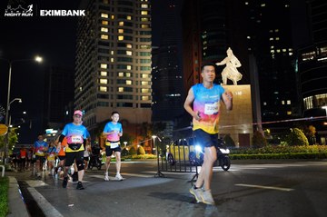 HO CHI MINH CITY NIGHT RUN EXIMBANK 2024 - Ảnh #1990649