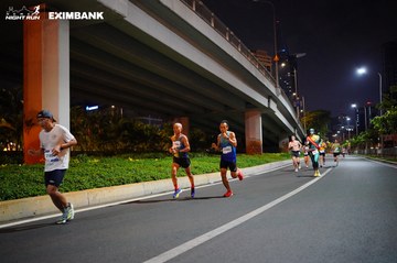 HO CHI MINH CITY NIGHT RUN EXIMBANK 2024 - Ảnh #1988660