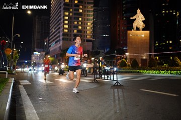 HO CHI MINH CITY NIGHT RUN EXIMBANK 2024 - Ảnh #1989054