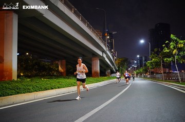 HO CHI MINH CITY NIGHT RUN EXIMBANK 2024 - Ảnh #1988656