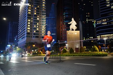 HO CHI MINH CITY NIGHT RUN EXIMBANK 2024 - Ảnh #1989483