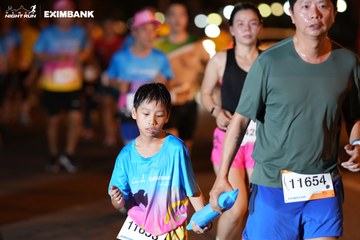 HO CHI MINH CITY NIGHT RUN EXIMBANK 2024 - Ảnh #2158860
