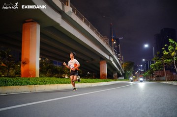 HO CHI MINH CITY NIGHT RUN EXIMBANK 2024 - Ảnh #1988563