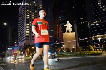 HO CHI MINH CITY NIGHT RUN EXIMBANK 2024 - Ảnh #1990019