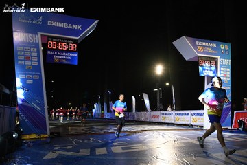 HO CHI MINH CITY NIGHT RUN EXIMBANK 2024 - Ảnh #2064275