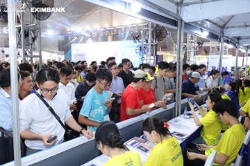 HO CHI MINH CITY NIGHT RUN EXIMBANK 2024 - Ảnh #1964398