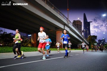 HO CHI MINH CITY NIGHT RUN EXIMBANK 2024 - Ảnh #1988896