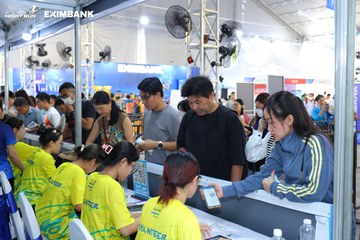 HO CHI MINH CITY NIGHT RUN EXIMBANK 2024 - Ảnh #1966219