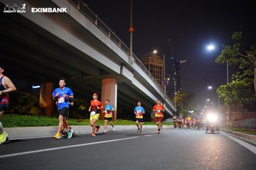 HO CHI MINH CITY NIGHT RUN EXIMBANK 2024 - Ảnh #1988928