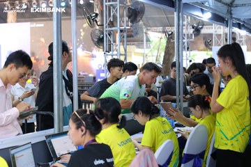 HO CHI MINH CITY NIGHT RUN EXIMBANK 2024 - Ảnh #1966188