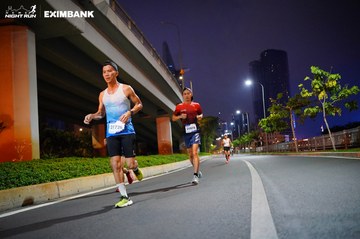 HO CHI MINH CITY NIGHT RUN EXIMBANK 2024 - Ảnh #1988653