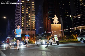 HO CHI MINH CITY NIGHT RUN EXIMBANK 2024 - Ảnh #1989794