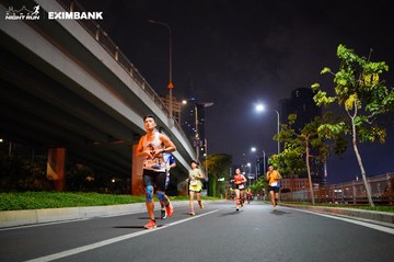 HO CHI MINH CITY NIGHT RUN EXIMBANK 2024 - Ảnh #1988675
