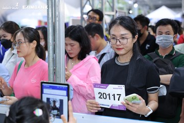 HO CHI MINH CITY NIGHT RUN EXIMBANK 2024 - Ảnh #1964710