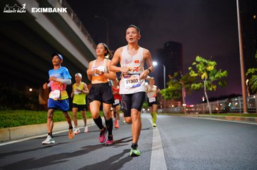 HO CHI MINH CITY NIGHT RUN EXIMBANK 2024 - Ảnh #1988646