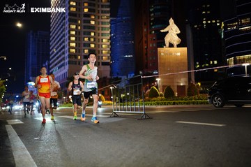 HO CHI MINH CITY NIGHT RUN EXIMBANK 2024 - Ảnh #1989226