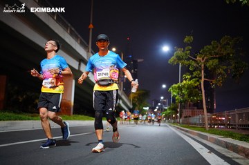 HO CHI MINH CITY NIGHT RUN EXIMBANK 2024 - Ảnh #1988983