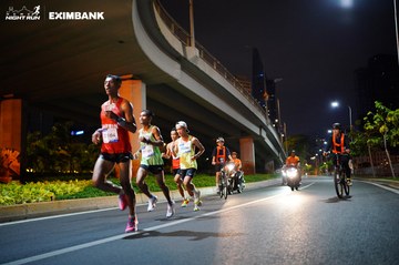 HO CHI MINH CITY NIGHT RUN EXIMBANK 2024 - Ảnh #1988359