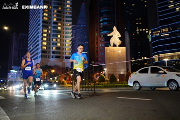 HO CHI MINH CITY NIGHT RUN EXIMBANK 2024 - Ảnh #1989490