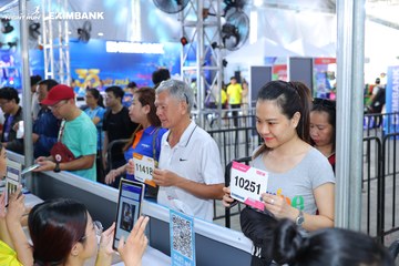 HO CHI MINH CITY NIGHT RUN EXIMBANK 2024 - Ảnh #1965348