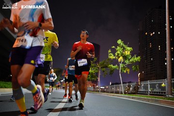 HO CHI MINH CITY NIGHT RUN EXIMBANK 2024 - Ảnh #1988760