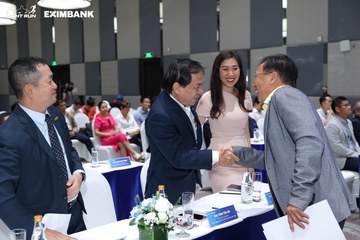 HO CHI MINH CITY NIGHT RUN EXIMBANK 2024 - Ảnh #1963379