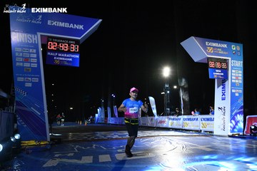 HO CHI MINH CITY NIGHT RUN EXIMBANK 2024 - Ảnh #2063608