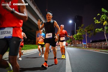 HO CHI MINH CITY NIGHT RUN EXIMBANK 2024 - Ảnh #1988831