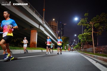 HO CHI MINH CITY NIGHT RUN EXIMBANK 2024 - Ảnh #1988988
