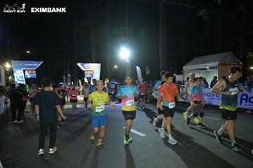 HO CHI MINH CITY NIGHT RUN EXIMBANK 2024 - Ảnh #1970828
