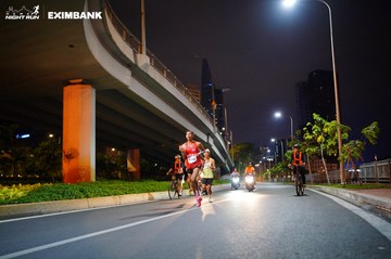 HO CHI MINH CITY NIGHT RUN EXIMBANK 2024 - Ảnh #1988343