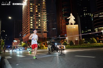 HO CHI MINH CITY NIGHT RUN EXIMBANK 2024 - Ảnh #1989399