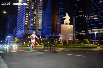 HO CHI MINH CITY NIGHT RUN EXIMBANK 2024 - Ảnh #1989141