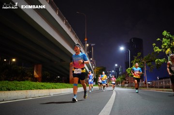 HO CHI MINH CITY NIGHT RUN EXIMBANK 2024 - Ảnh #1988769