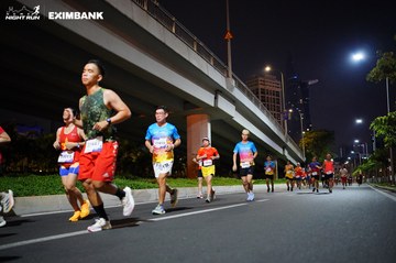 HO CHI MINH CITY NIGHT RUN EXIMBANK 2024 - Ảnh #1988873