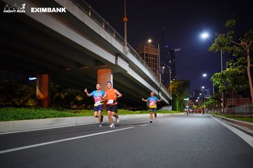 HO CHI MINH CITY NIGHT RUN EXIMBANK 2024 - Ảnh #1988915