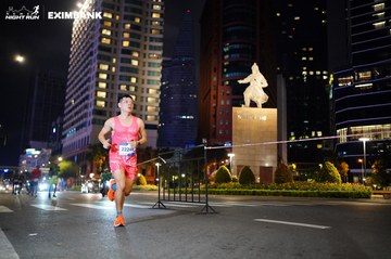 HO CHI MINH CITY NIGHT RUN EXIMBANK 2024 - Ảnh #1989630
