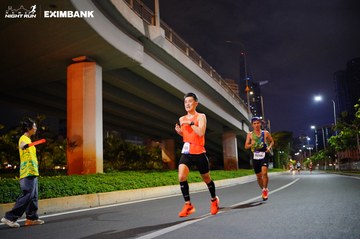 HO CHI MINH CITY NIGHT RUN EXIMBANK 2024 - Ảnh #1988587