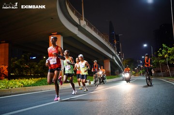 HO CHI MINH CITY NIGHT RUN EXIMBANK 2024 - Ảnh #1988357